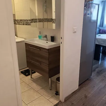 Apartament Cozy 50 M Love Nest Near The Sea Tulon