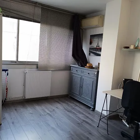 Cozy 50 M Love Nest Near The Sea *